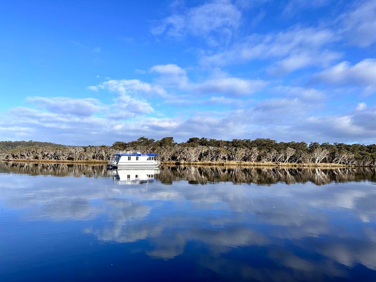houseboat walpole